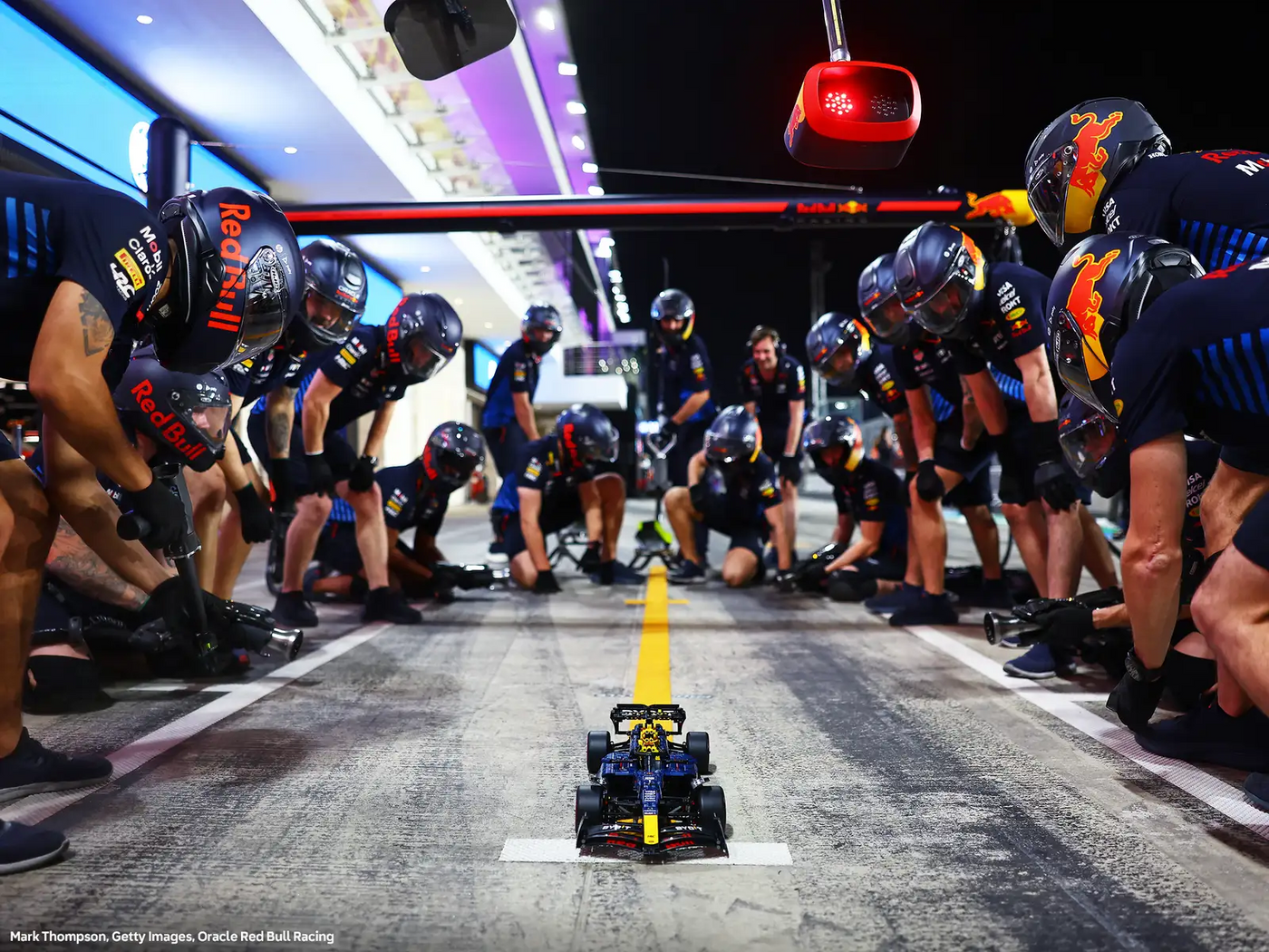 Oracle Red Bull Racing RB20 F1 auto