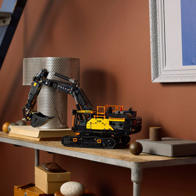 LEGO Volvo EC500 Hybride Rupsgraafmachine 42215 Technic (Pre-Order: augustus)