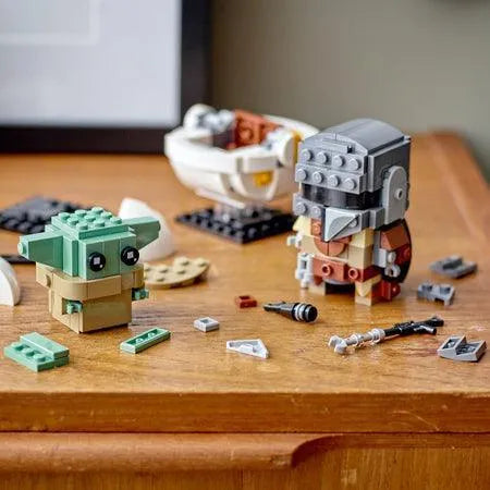 LEGO Mandalorian en het kind Yoda 75317 Brickheadz
